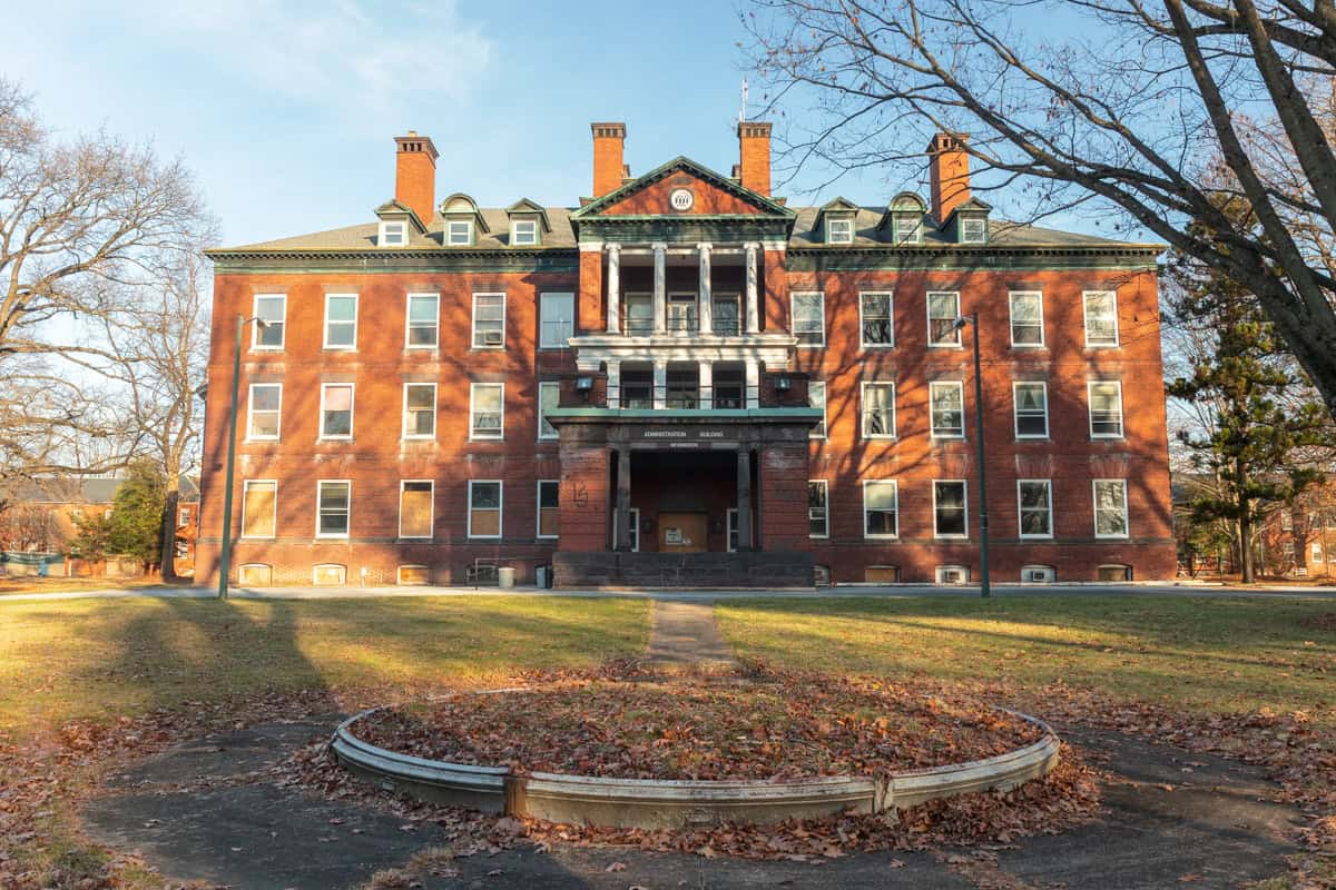 Harrisburg State Hospital: History, Hauntings and Ghost Stories of Pennsylvania’s City on the Hill