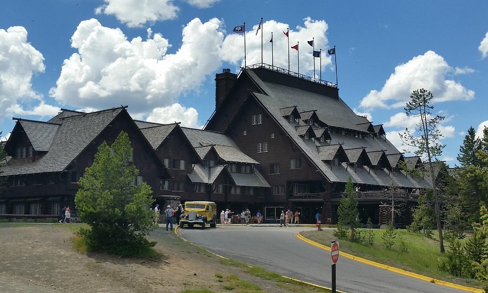 Old Faithful Inn