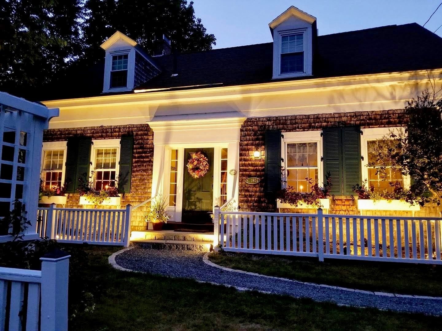 The Coach Stop Inn: Maine’s Oldest Lodging Still Whispers Its Secrets