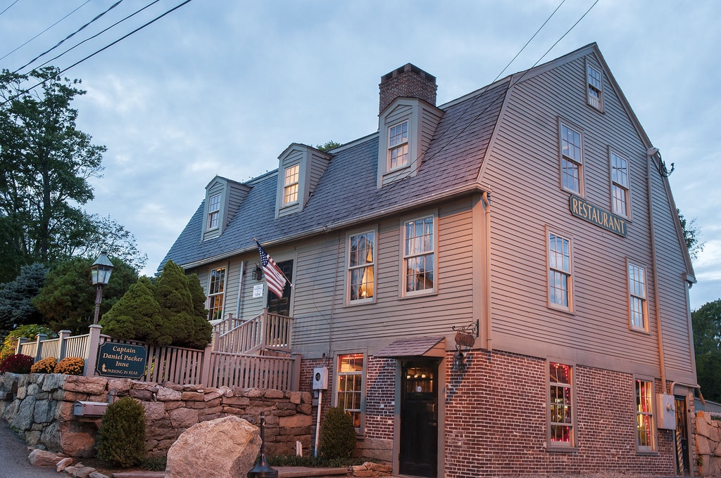 Captain Daniel Packer Inne