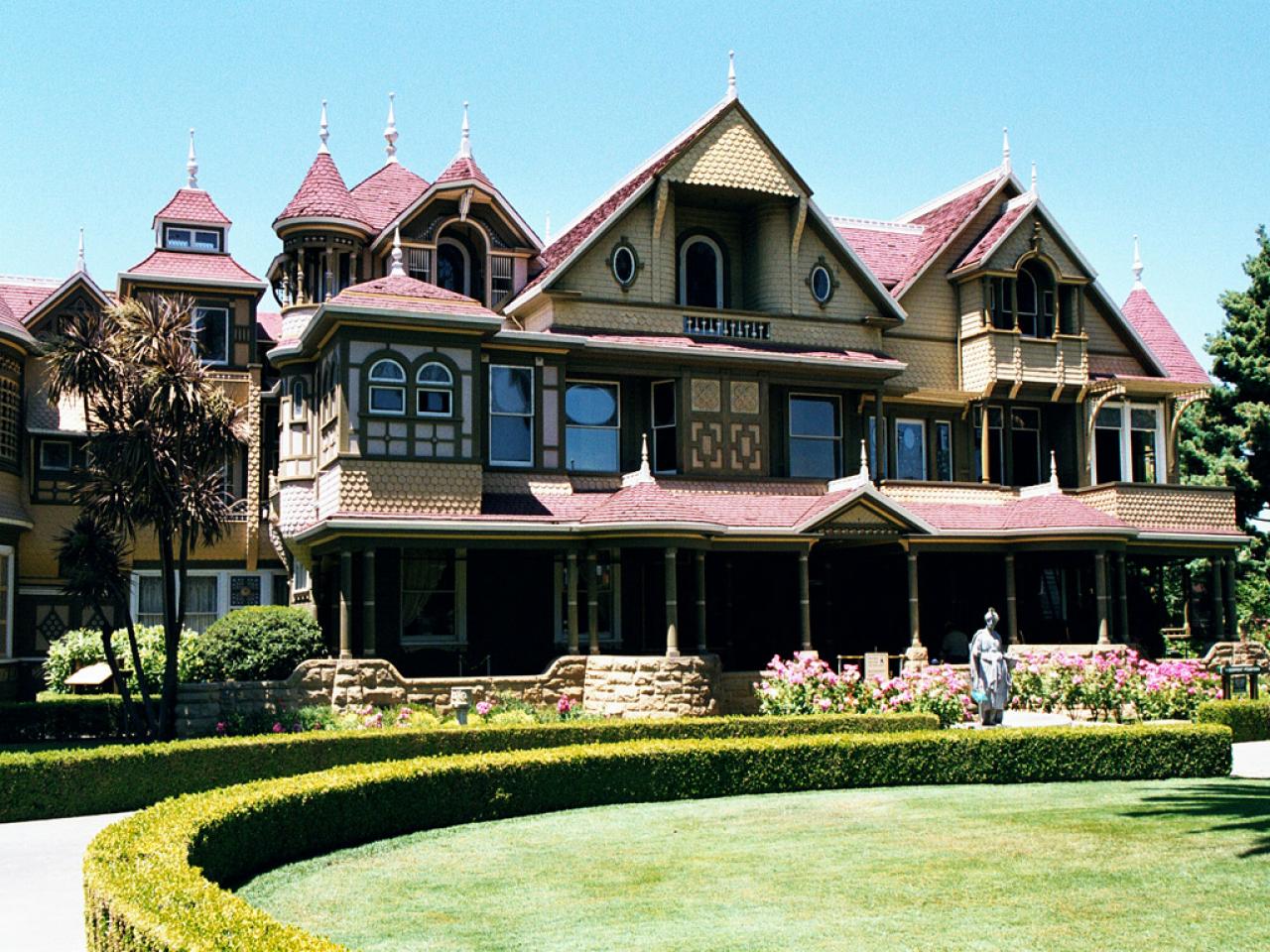 Winchester Mystery House in California: History, Legends, and Hauntings