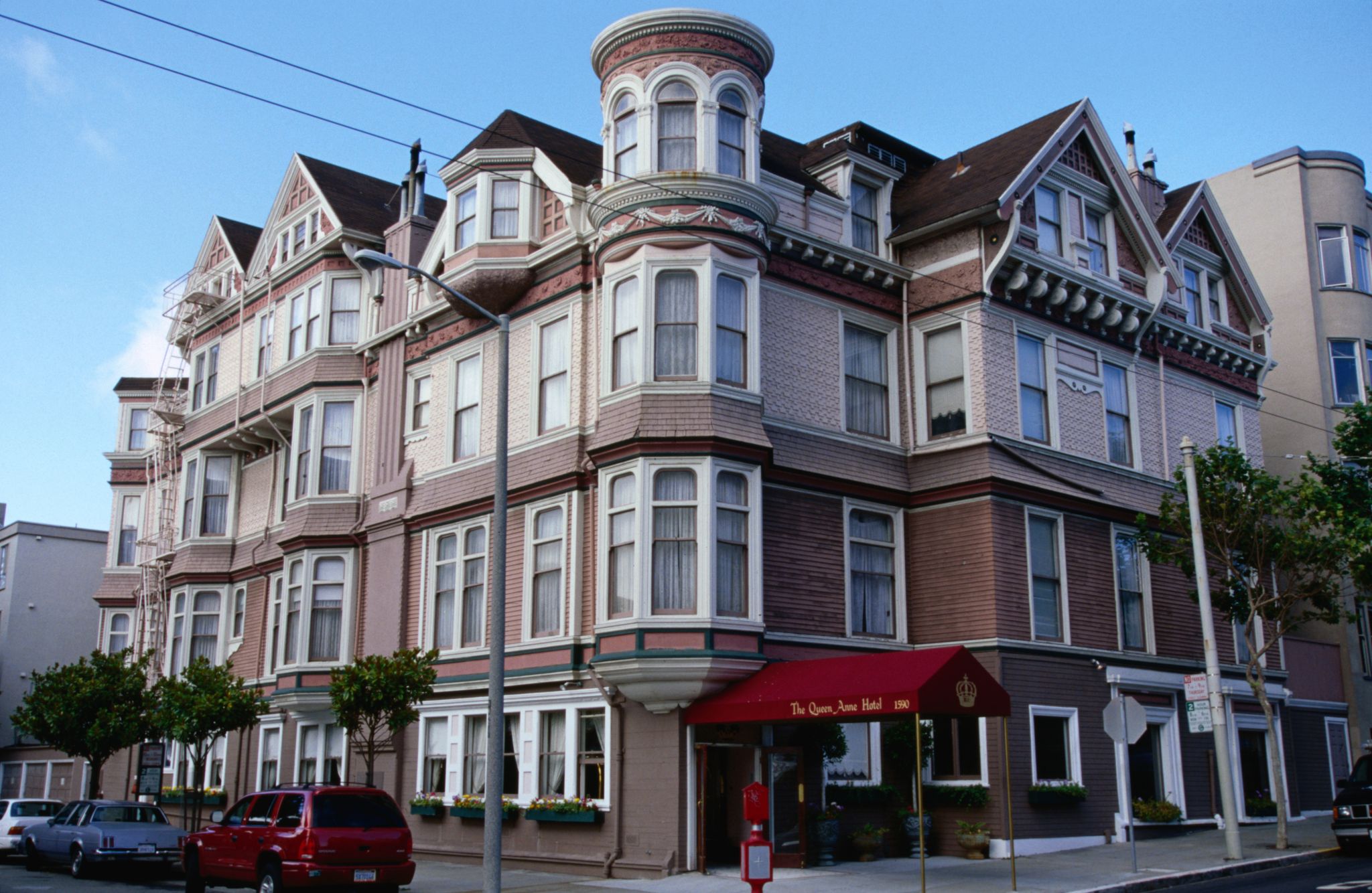 Queen Anne Hotel