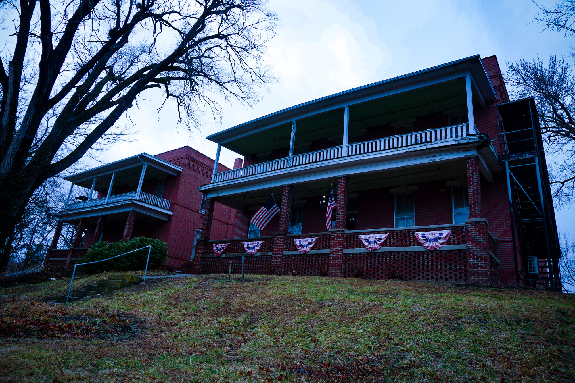 Beattie Mansion – The Haunted “House on the Hill” in Missouri