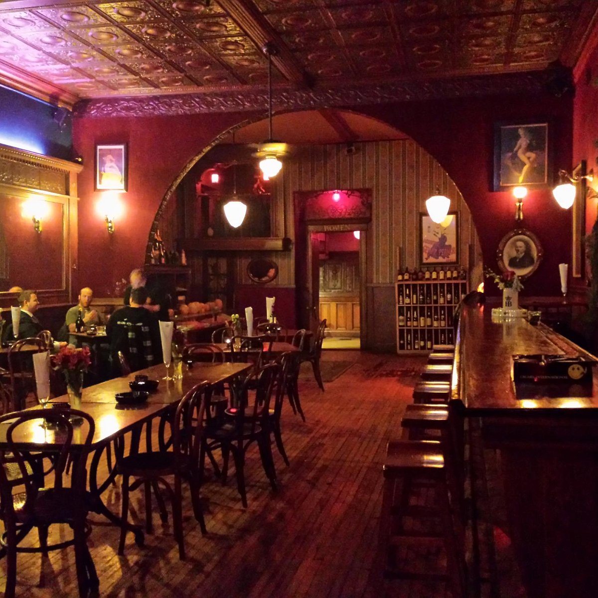 Shaker’s Cigar Bar: Milwaukee’s Haunted Prohibition-Era Speakeasy
