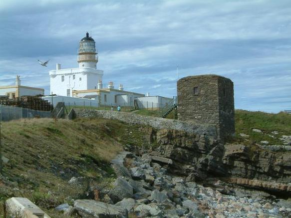 Red Paint on the Rocks: the Kinnaird Head Wine Tower