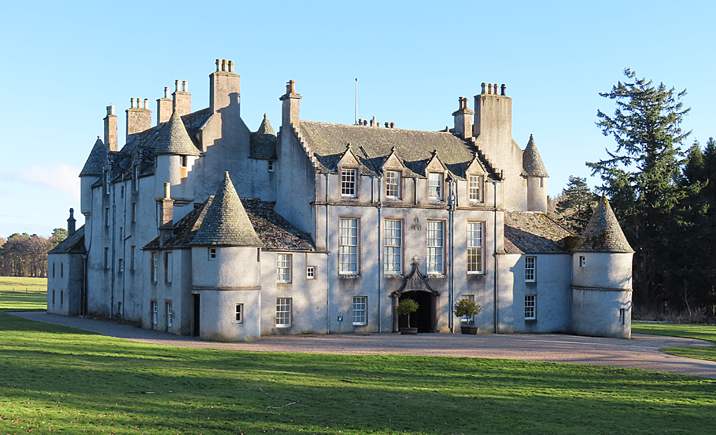 Bandaged Eyes at the Foot of the Bed: the Leith Hall Ghost