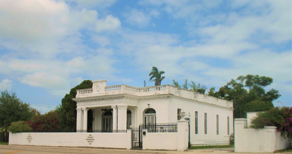 Ghosts of the Villa Paula
