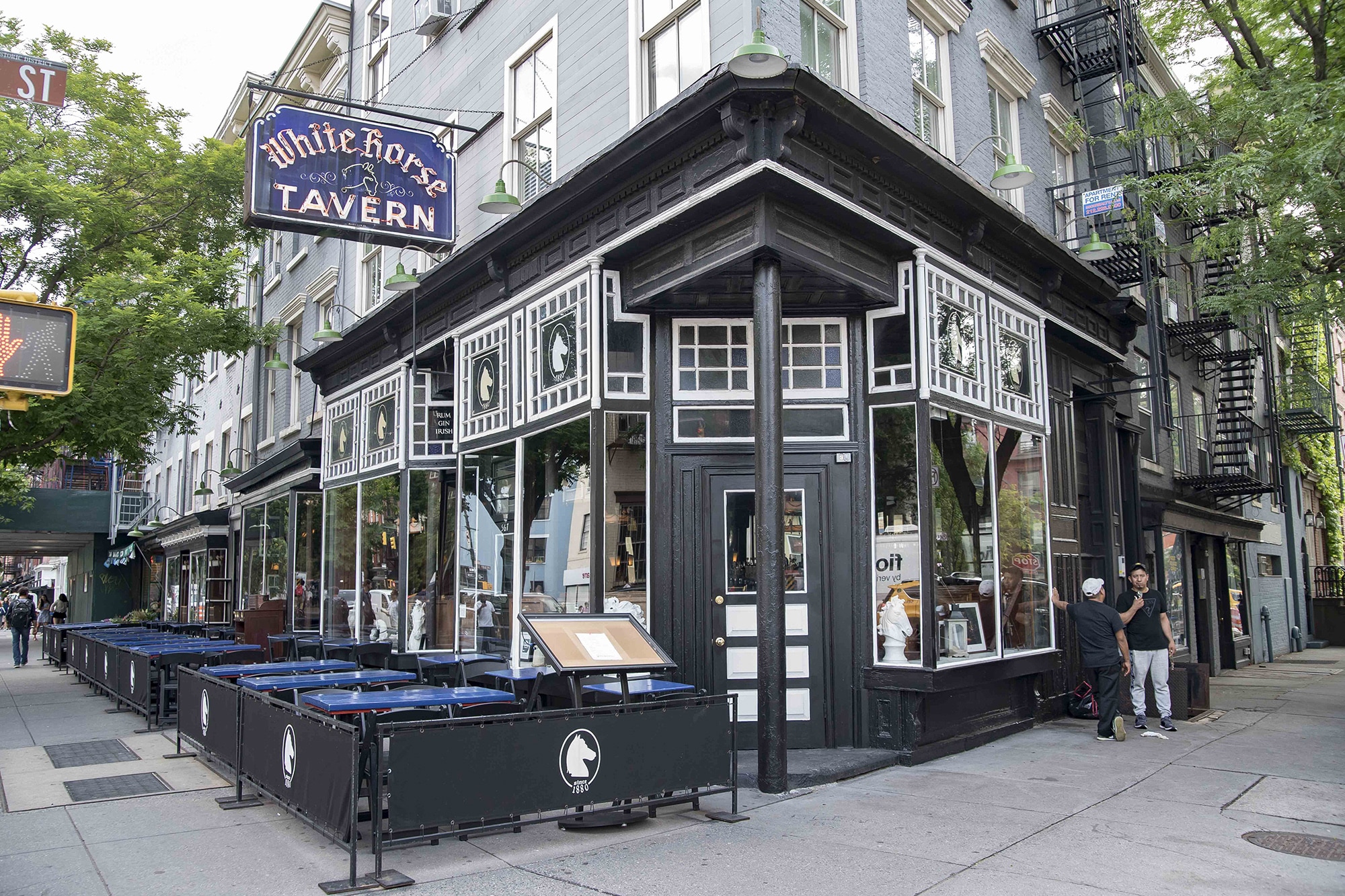 The Haunted Legacy of the White Horse Tavern in New York City